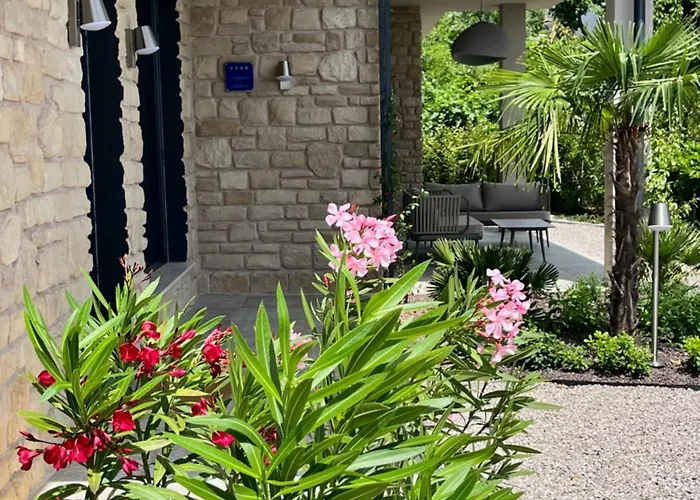 Luxury St Hedonist With Pool And Garden * Poljane