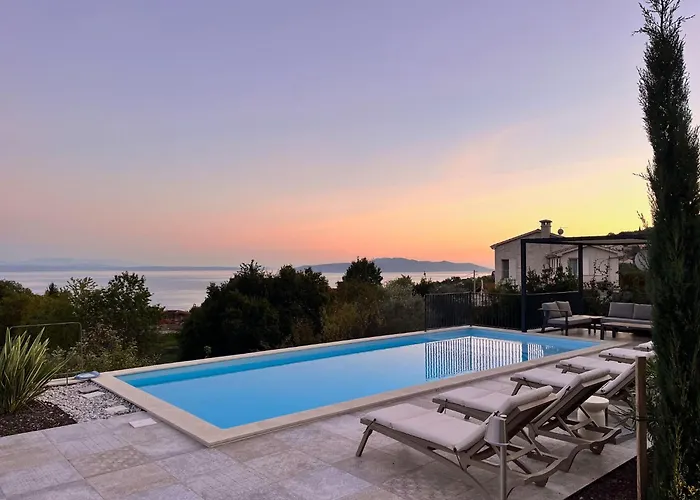 Luxury St Hedonist With Pool And Garden *