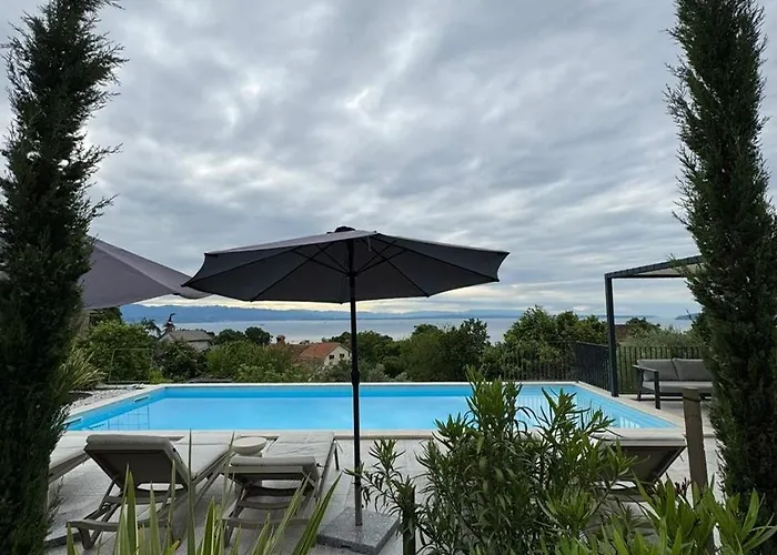 Luxury St Hedonist With Pool And Garden Apartament *