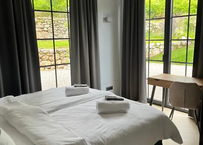 Luxury St Hedonist With Pool And Garden Apartament