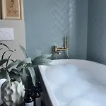 Luxury St Hedonist With Pool And Garden *