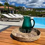 Luxury St Hedonist With Pool And Garden 아파트