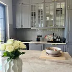 Appartement Luxury St Hedonist With Pool And Garden Poljane