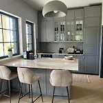 Luxury St Hedonist With Pool And Garden Appartement