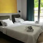 아파트 Luxury St Hedonist With Pool And Garden