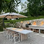 Luxury St Hedonist With Pool And Garden 아파트 Poljane