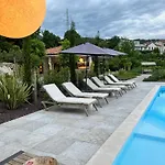 Appartement Luxury St Hedonist With Pool And Garden Poljane