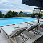 아파트 Luxury St Hedonist With Pool And Garden Poljane