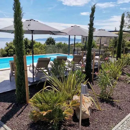Luxury St Hedonist With Pool And Garden Appartement