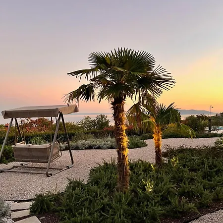 Luxury St Hedonist With Pool And Garden Appartamento Poljane