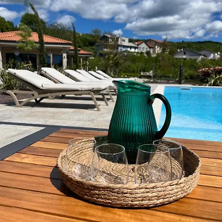 Luxury St Hedonist With Pool And Garden Apartmán