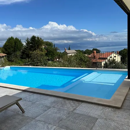 Luxury St Hedonist With Pool And Garden Appartement Poljane