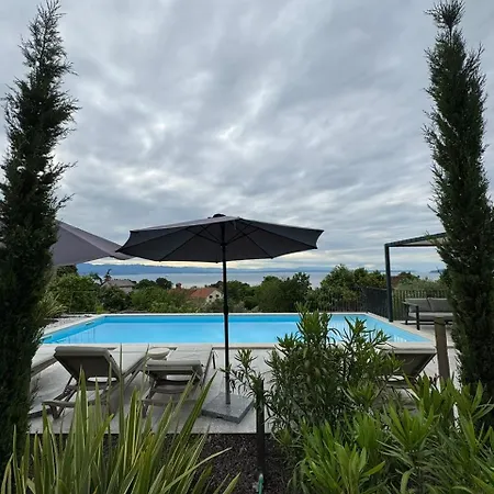Luxury St Hedonist With Pool And Garden Apartmán *