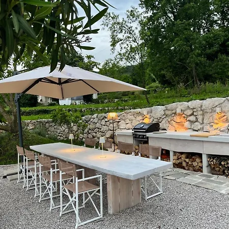 Luxury St Hedonist With Pool And Garden Appartamento Poljane