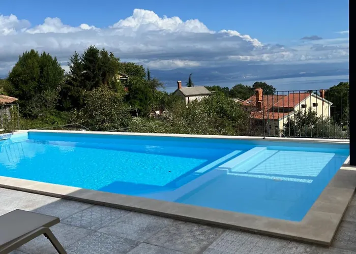 Luxury St Hedonist With Pool And Garden Apartment Poljane